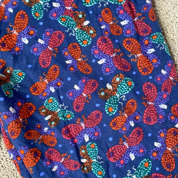 Lularoe Butterfly Print Leggings TALL AND CURVY - Picture 2 of 3